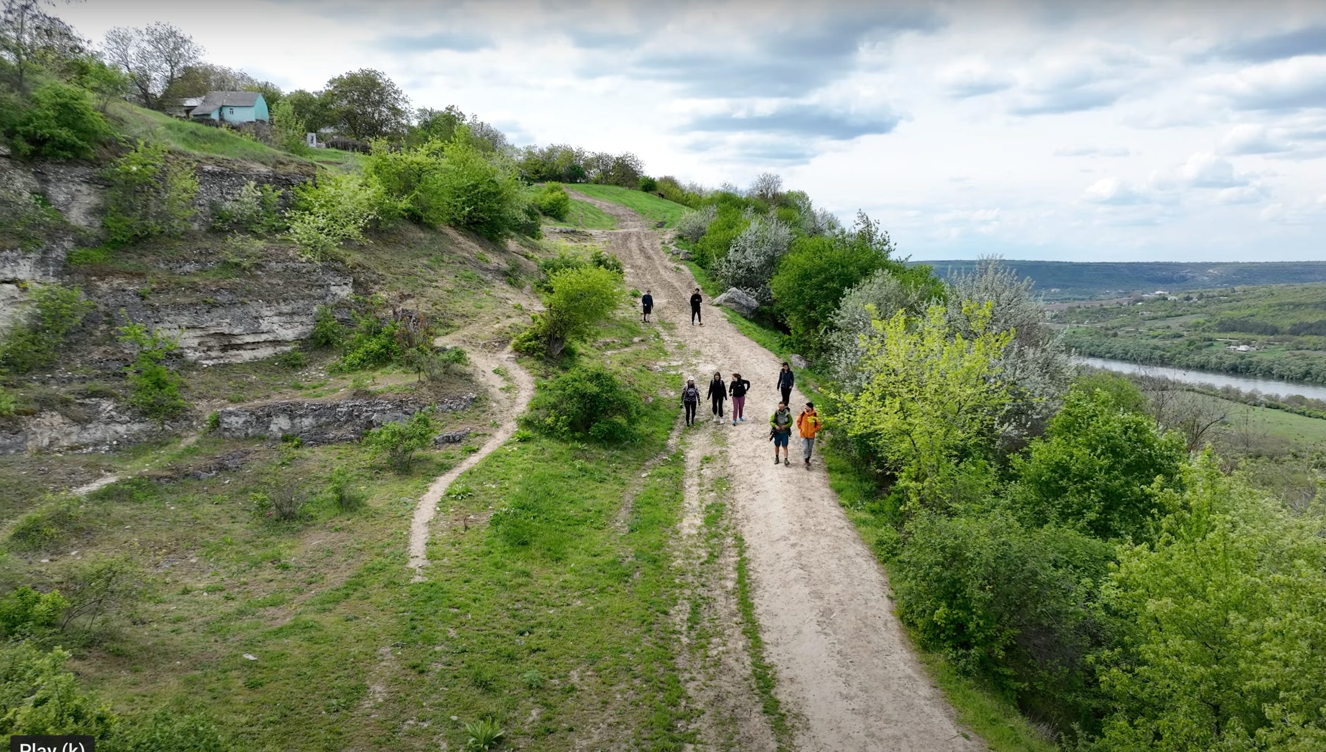 Drumetie pe dealurile Moldovei centrale