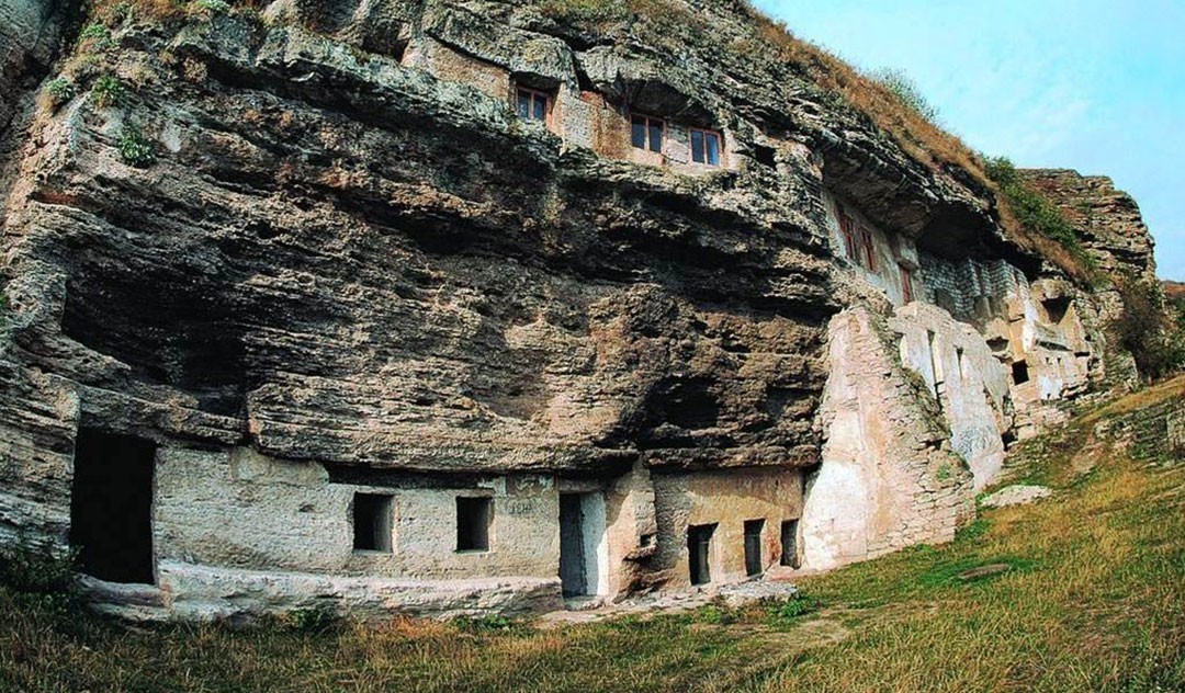 Manastirea rupestra Orheiul Vechi