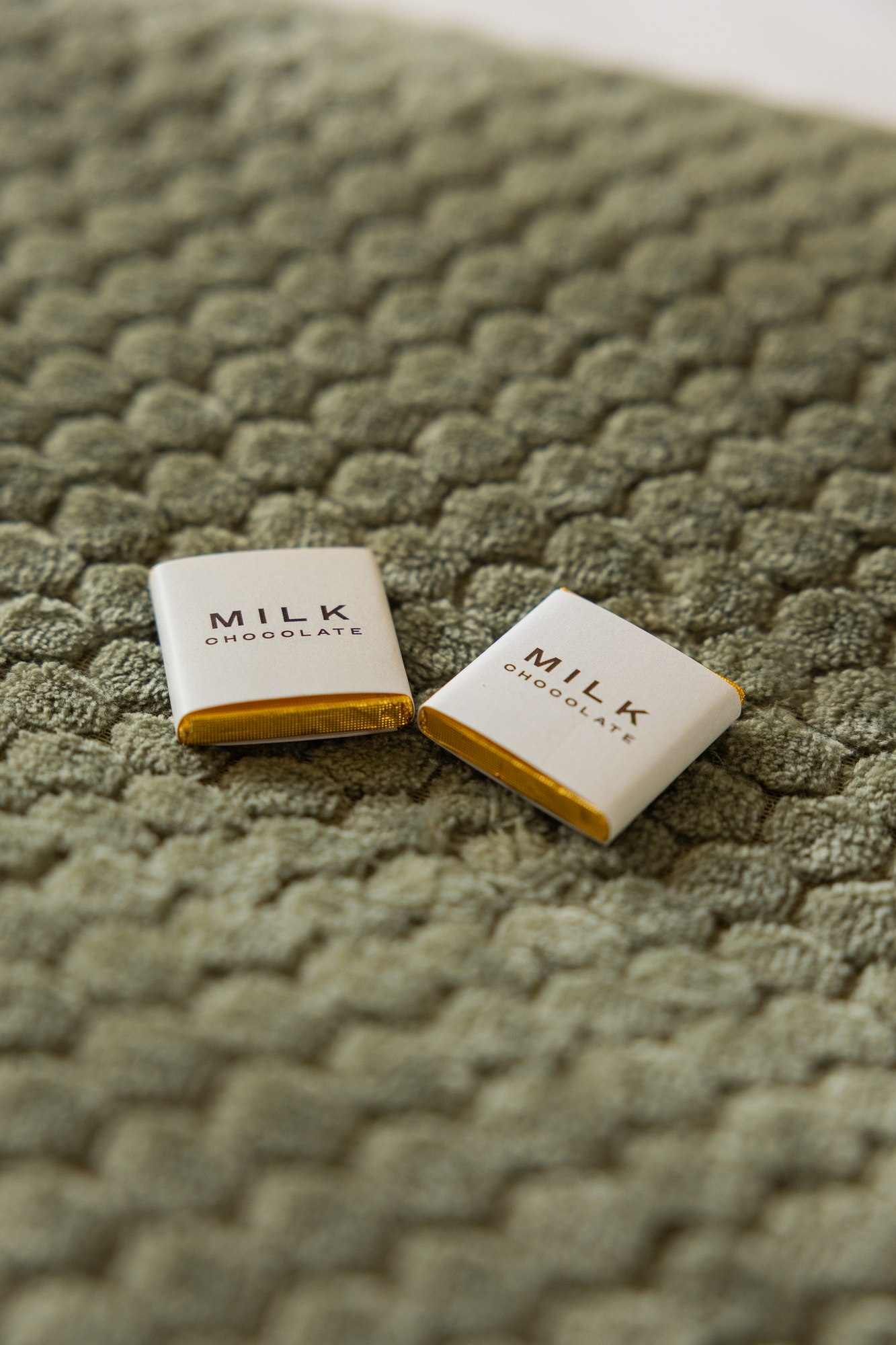 Plate as canvas — SILK signature composition
